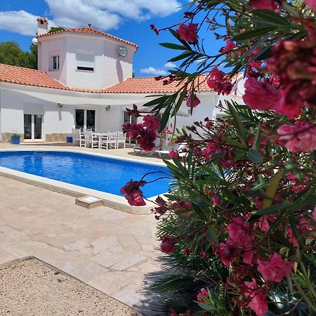 Villa Voor 8 Personen Met Zwembad Calafat Exteriér fotografie